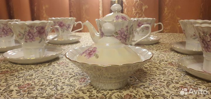 Фарфоровый чайный сервиз