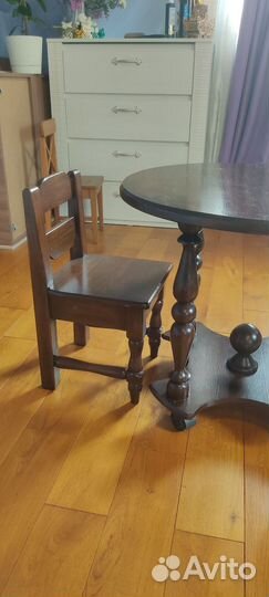 Детский стол и 2 стула из дерева