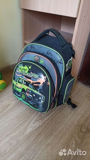 Рюкзак школьный hummingbird для мальчика