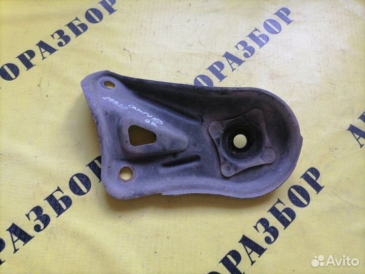 Кронштейн подрамника Toyota Camry 50 2011-2017 2.5