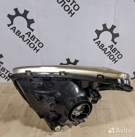 Фара Toyota RAV4