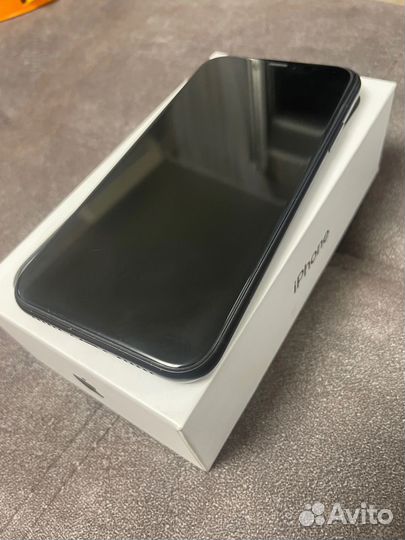 iPhone Xr, 64 ГБ