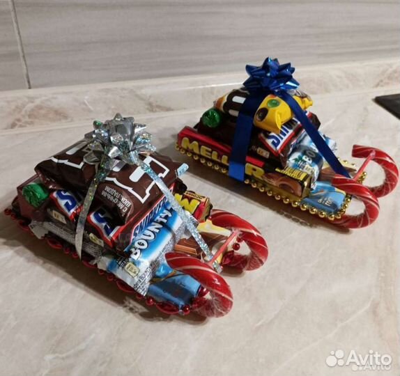 Сладкие подарки(букеты, цветы, кружки, санки)