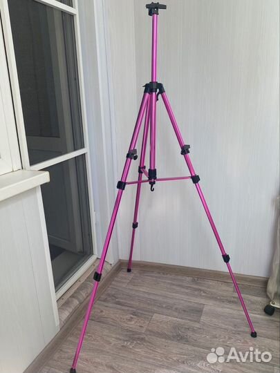 Мольберт тренога металлический алюминий. розовый