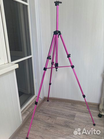 Мольберт тренога металлический алюминий. розовый