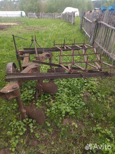 Плуг для трактора