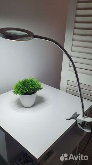 Лампа лупа настольная