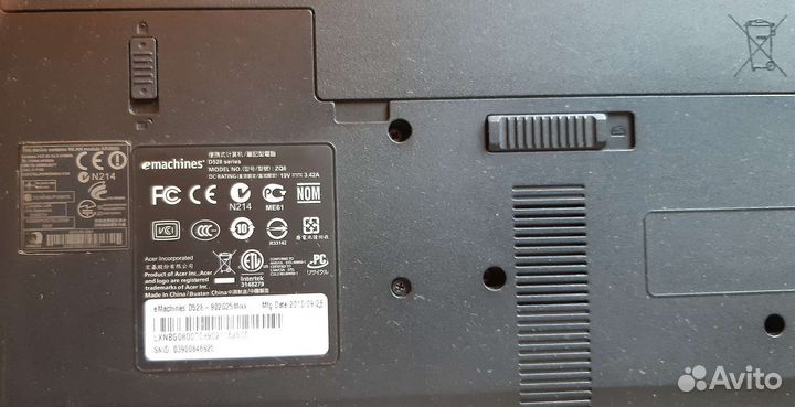 Ноутбук EMachines d528 компании Acer