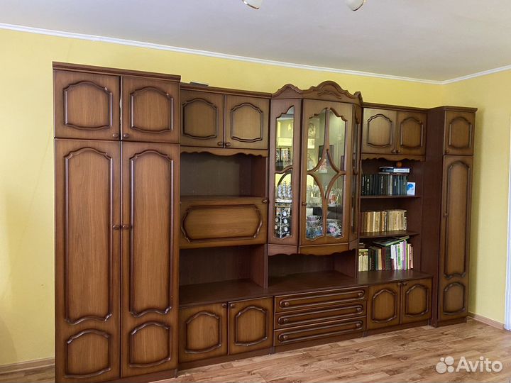 Стенка в гостиную