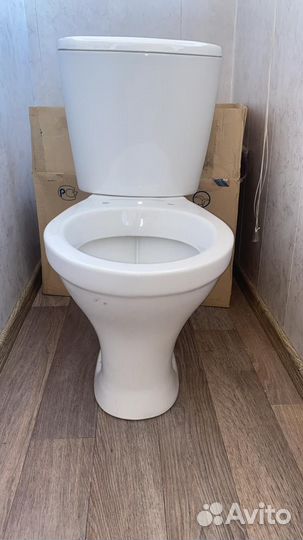 Унитаз с бачком новый
