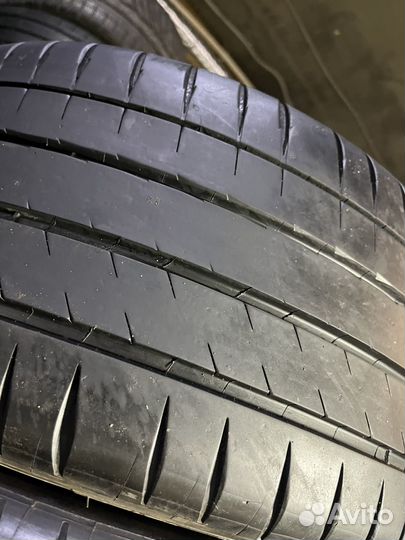 Michelin Pilot Sport 4 S 225/40 R19 и 255/35 R19