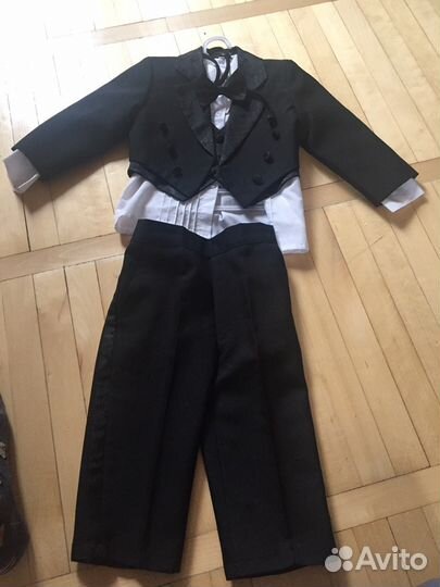 Костюм смокинг