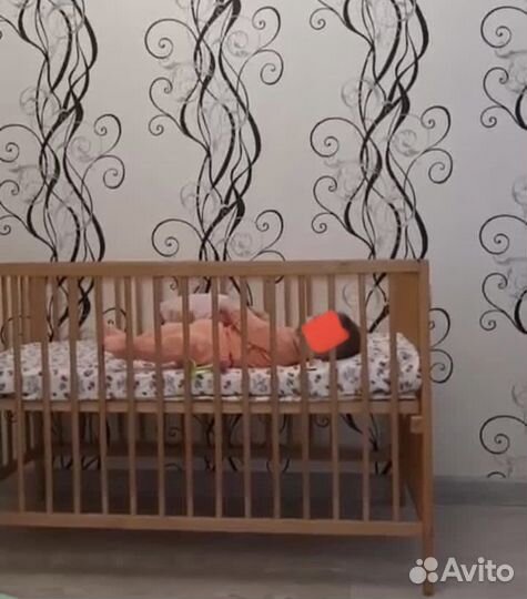 Детская кроватка с матрасиком