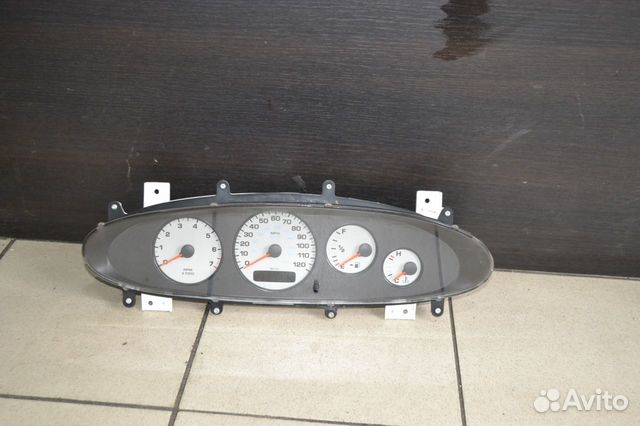 Щиток приборов Dodge Stratus 1
