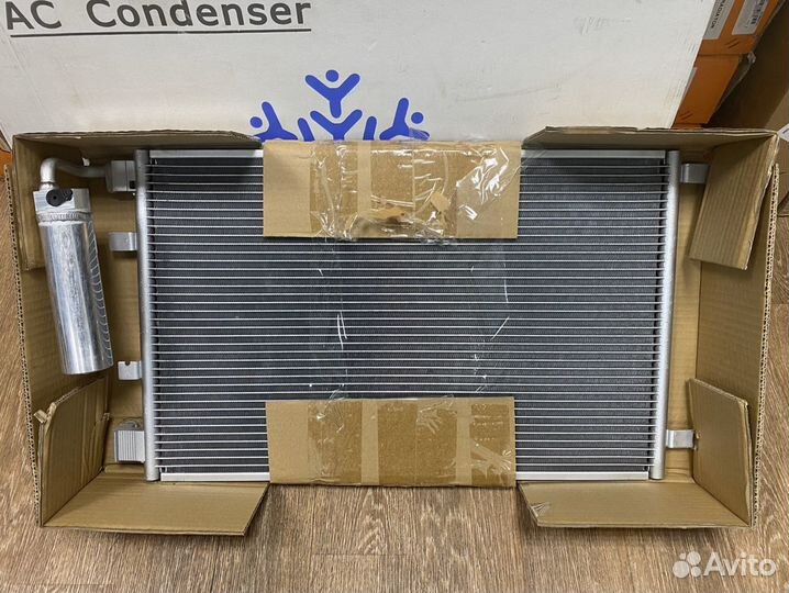 Радиатор кондиционера Ниссан Кашкай j10