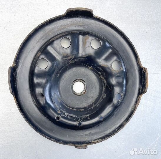 Тойота Карина Чашка переднего амортизатора