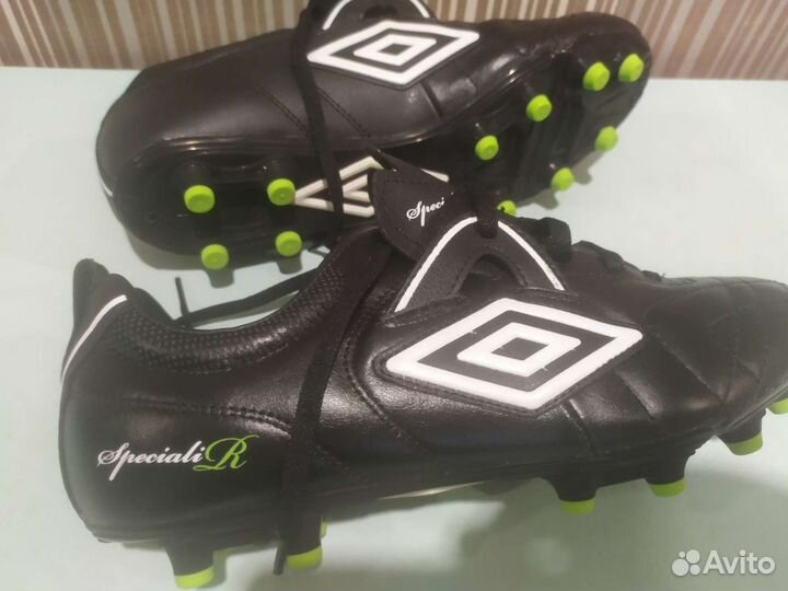 Бутсы Умбро абсолютно новые