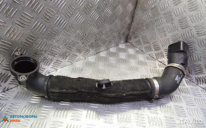 Патрубок интеркулера Skoda Octavia 3 (A7) 2014