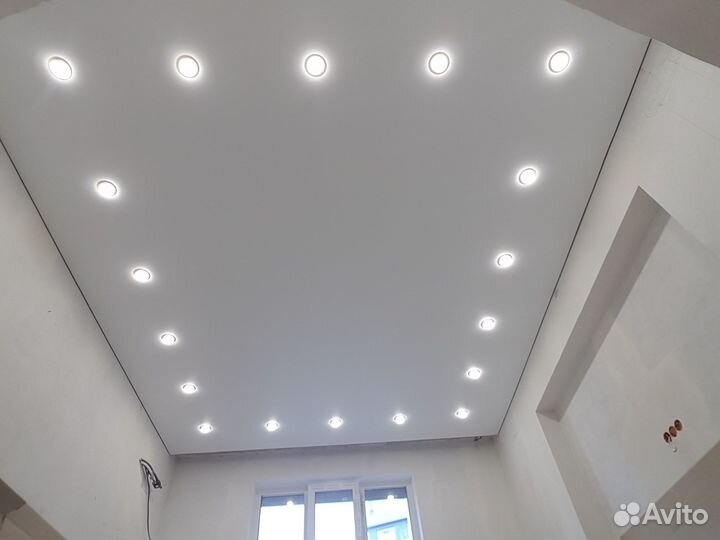 Потолки натяжные /световые линии/ подсветка