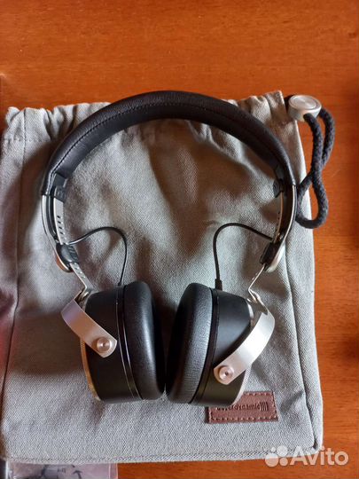 Наушники Bayerdynamic Aventho Wireless