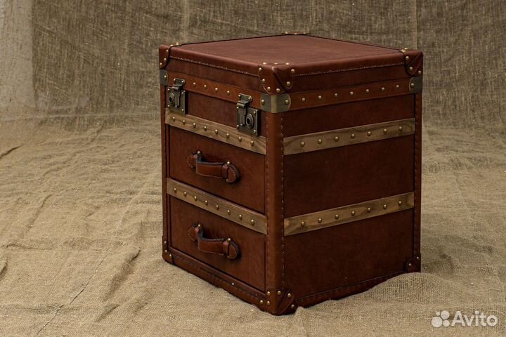 Тумба в стиле ретро