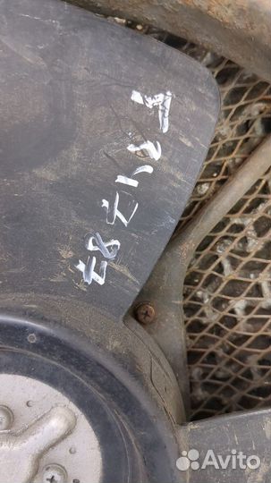 Вентилятор радиатора Mitsubishi Pajero, 1993