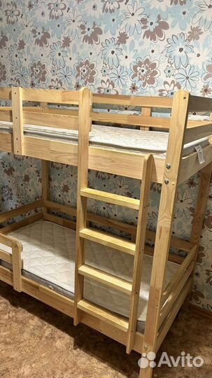 Двухъярусная кровать