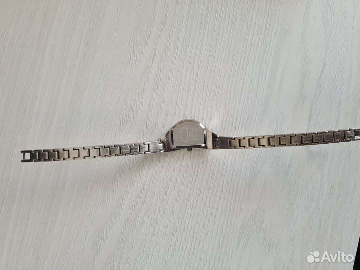 Часы наручные женские