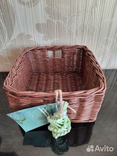 Корзинка плетенная