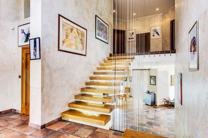 Дом 600 м² на участке 30 сот.