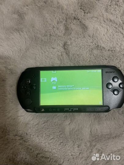 Sony PSP e 1008 прошитая 109 игр