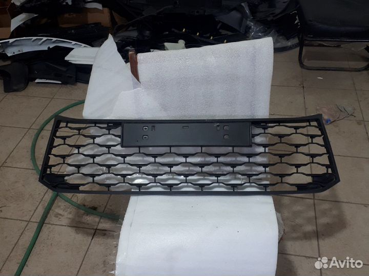 Решетка бампера Mitsubishi Pajero Sport III 3