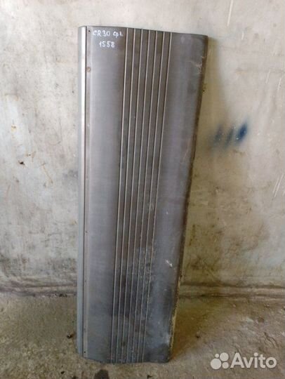 Молдинг двери задний левый Toyota Master Ace Surf