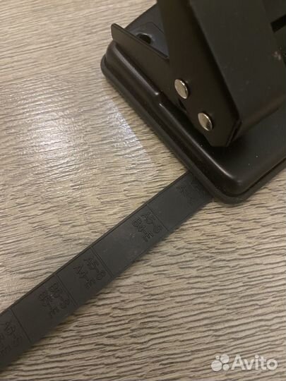 Дырокол Staff, металлический, на 20 листов