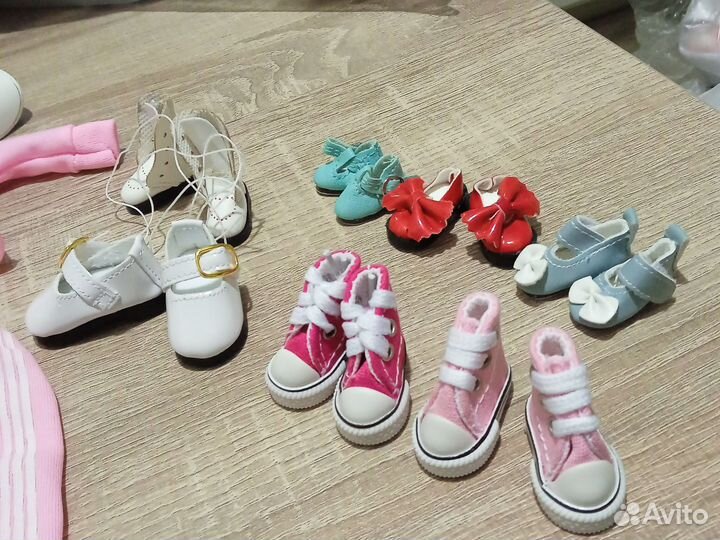 Обувь одежда и очки для куклы Блайз