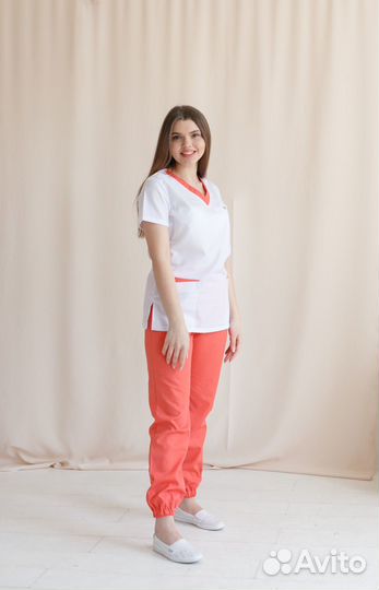 Медицинский костюм женский