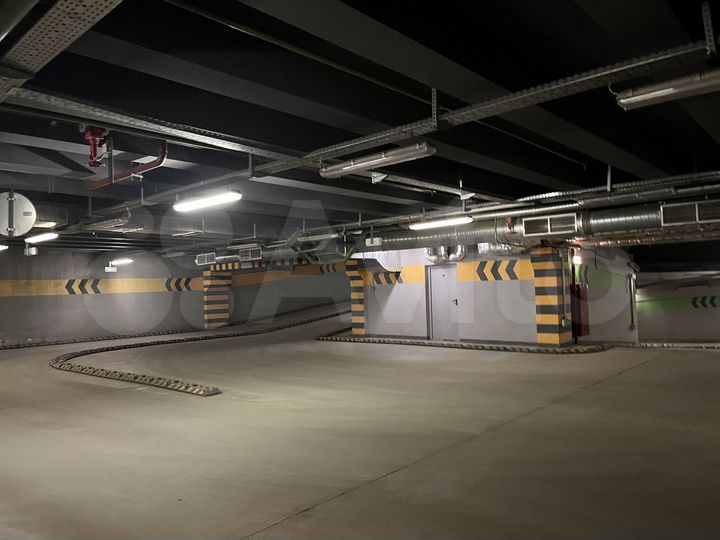 Машиноместо, 12 м²