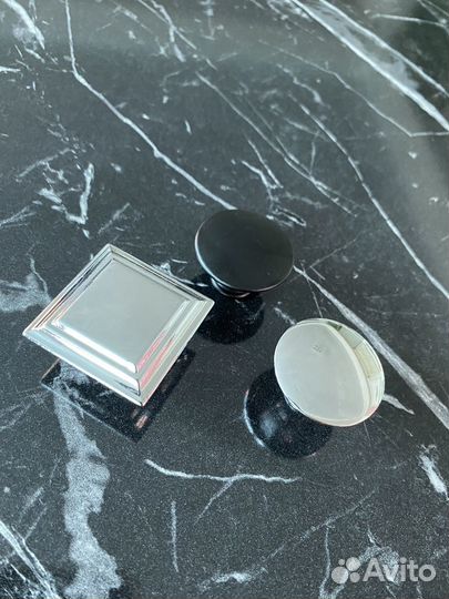 Мебельные кнопки