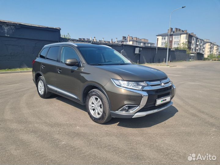 Mitsubishi Outlander, 2015