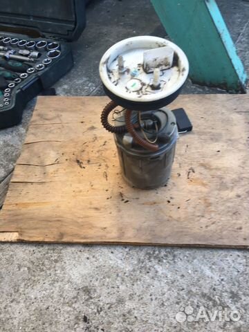 Бензонасос в сборе на Шкоду Суперб Б AWT