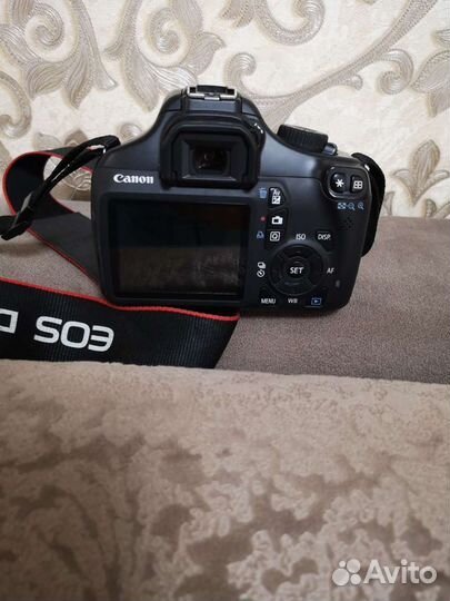 Зеркальный фотоаппарат Canon 1100d