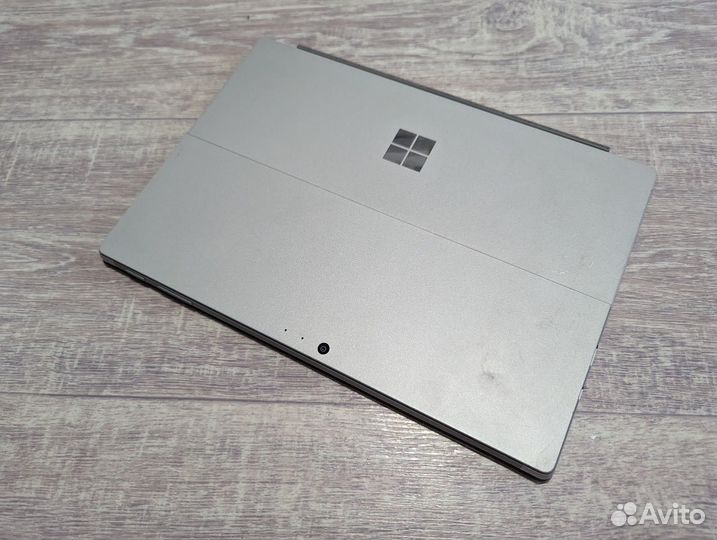 Microsoft Surface Pro 6 i5-8250U 8GB 256 SSD Уценк