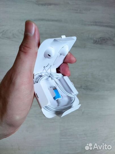 Оригинальные наушники Apple Earpods laighting