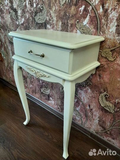 Консоли (прикроватные тумбочки)