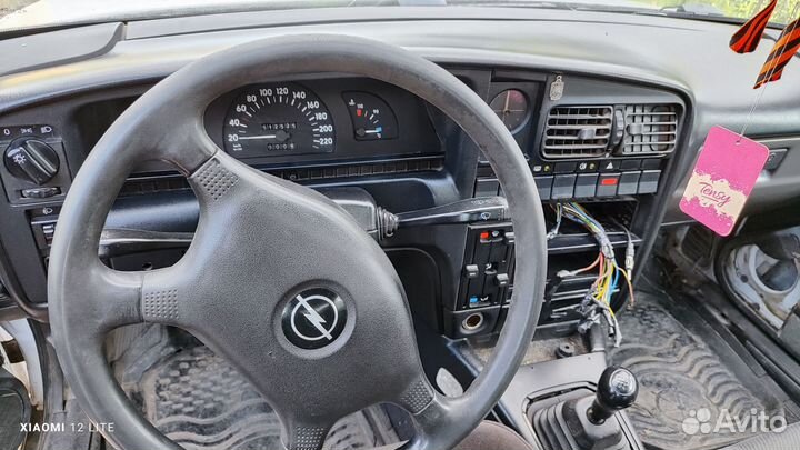 Opel Omega 2.0 МТ, 1992, 512 525 км