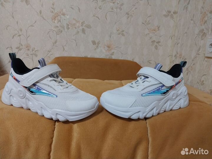 Кроссовки для девочки новые 37