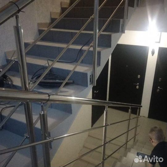 Перила для лестниц для загородного дома