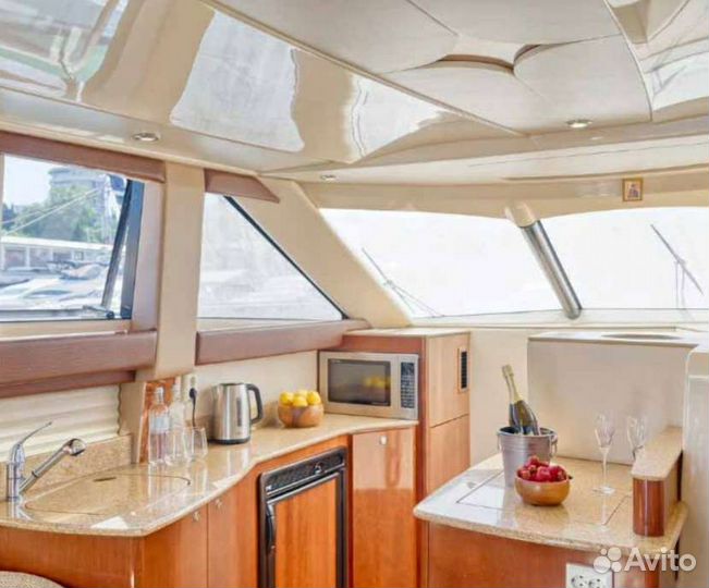 Морские прогулки. Аренда. 341 Meridian