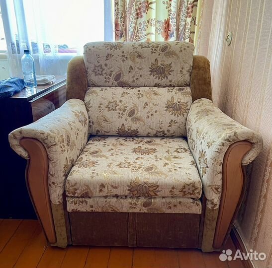 Диваны и кресло бу