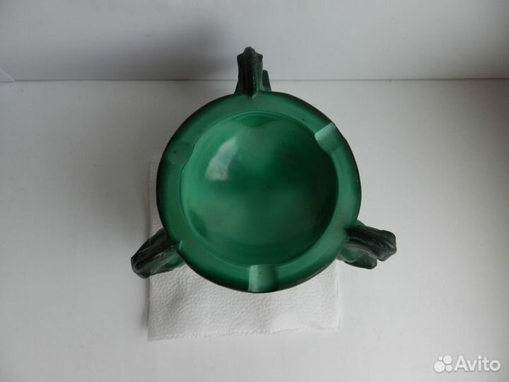 Пепельница малахитовое стекло кони